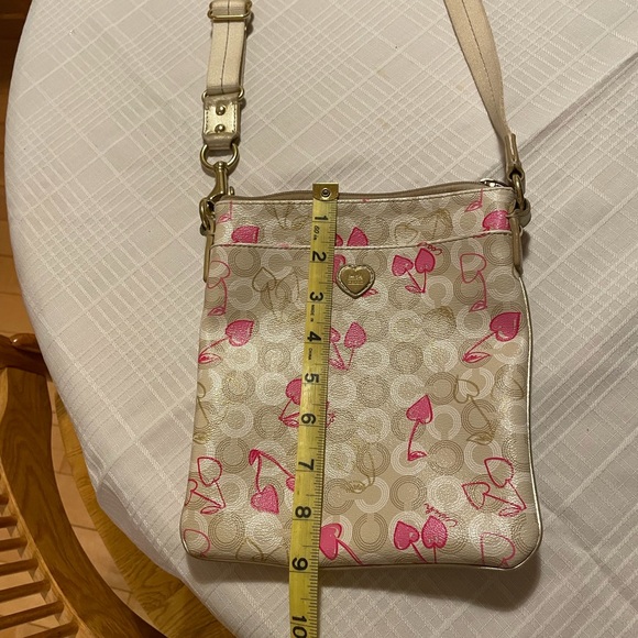 GUC, Coach Signature Cherry/Heart Pattern Small Crossbody Bag - Picture 6 of 11